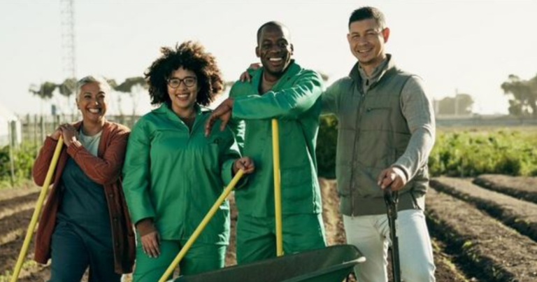 Fruit Farm Workers Needed in BC – Canada For Foreigners with LMIA